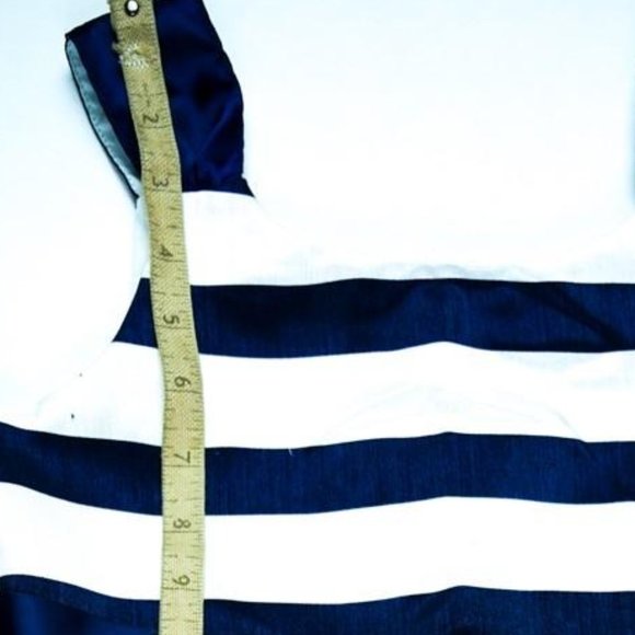 Girl's dress - Picture 4 of 12